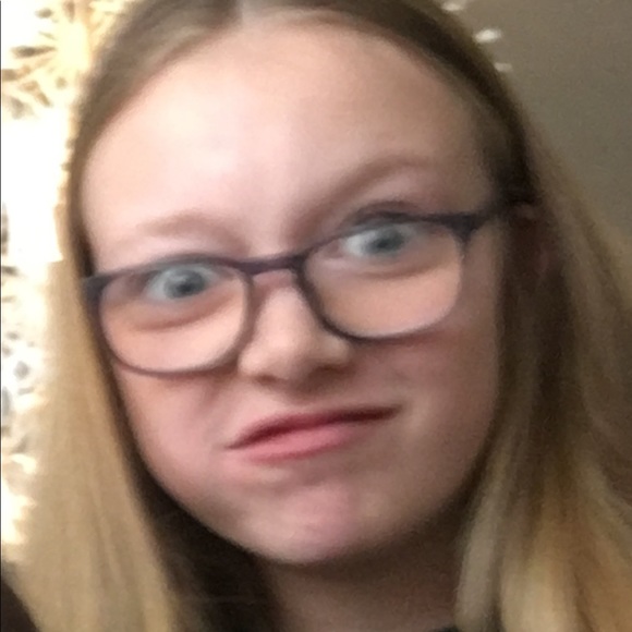 Meet your Posher, Claire - Picture 1 of 1